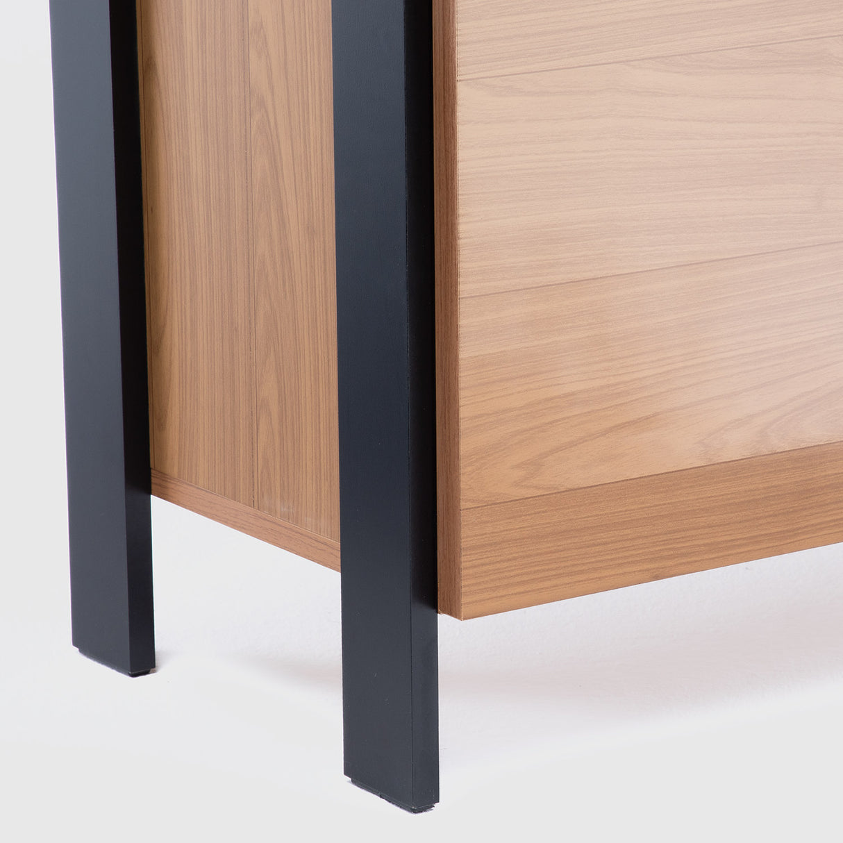 Arrimo Yulton 2 Puertas Canela-Negro