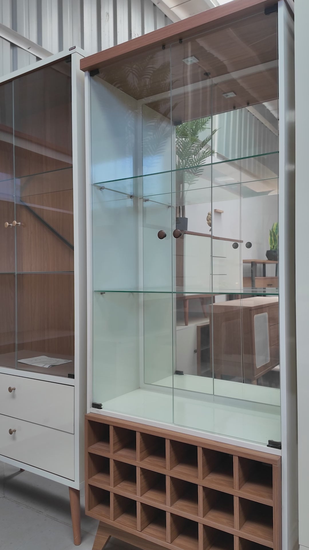 Bar Puyehue 2 Puertas con luz Blanco-Canela